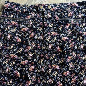 Mossimo Supply Co. Black Corduroy Mini Skirt with Flowers, Zipper pockets Size 8